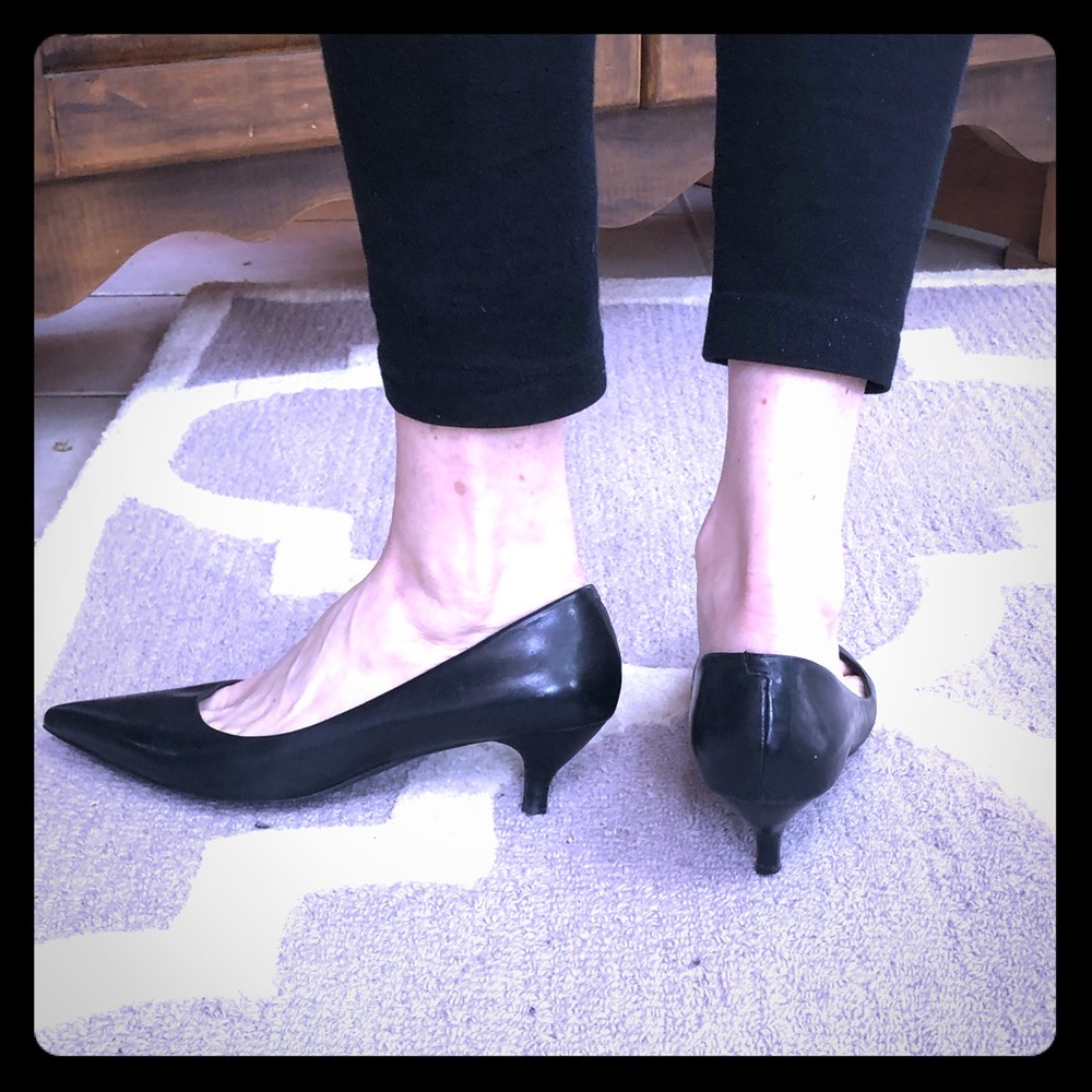 Black kitten heels!